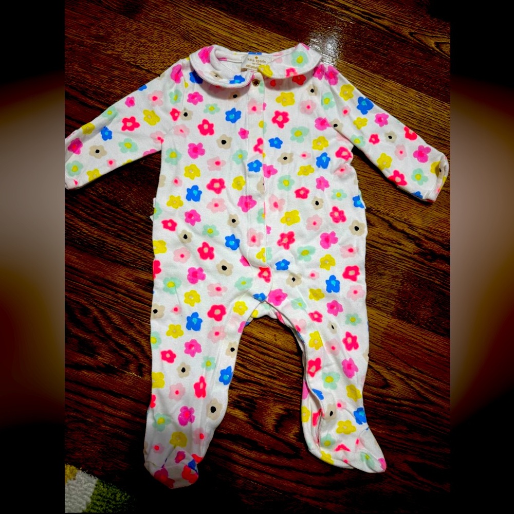 Kate spade onsie 6 month sooo cute!!!  Has ruffle butt & bow 🎀